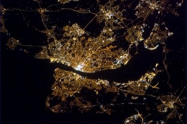 Liverpool and the Wirral from space © Chris Hadfield/Twitter