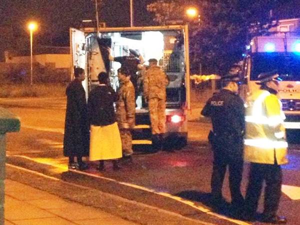 Army and police at the scene of the bomb scare in Mulgrave Street © Lorna Hughes (Liverpool Echo) on Twitter