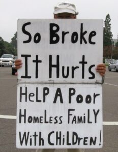 Homeless father appealing for help, Twitter: @HomelessFamilyR 