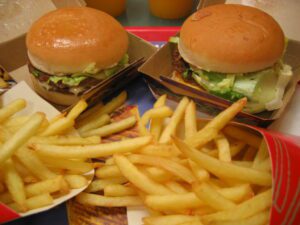 Burgers. Pic © Arnaud 25 Wikipedia Commons