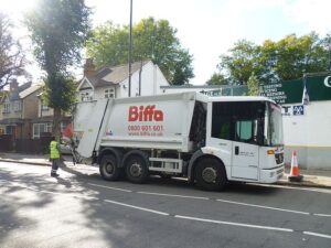Biffa bin lorry © Philafrenzy/ WikiCommons