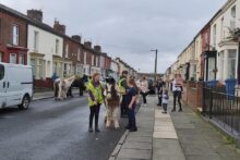 A popular pony riding school is expanding its door-to-door lockdown visits across south Liverpool to boost community spirits.