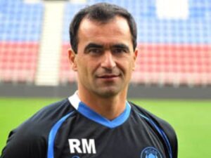 Wigan's Roberto Martinez is the early favourite to replace Moyes at Everton © Wigan Athletic