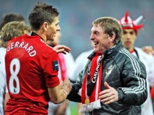 Steven Gerrard and Kenny Dalglish celebrate winning the League Cup in 2012. © Trinity Mirror