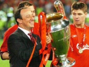 Rafa Benitez and Steven Gerrard after Liverpool's Champions League win in 2005 © Trinity Mirror