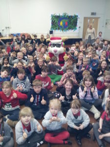 Children supporting Mission Christmas ©RadioCity