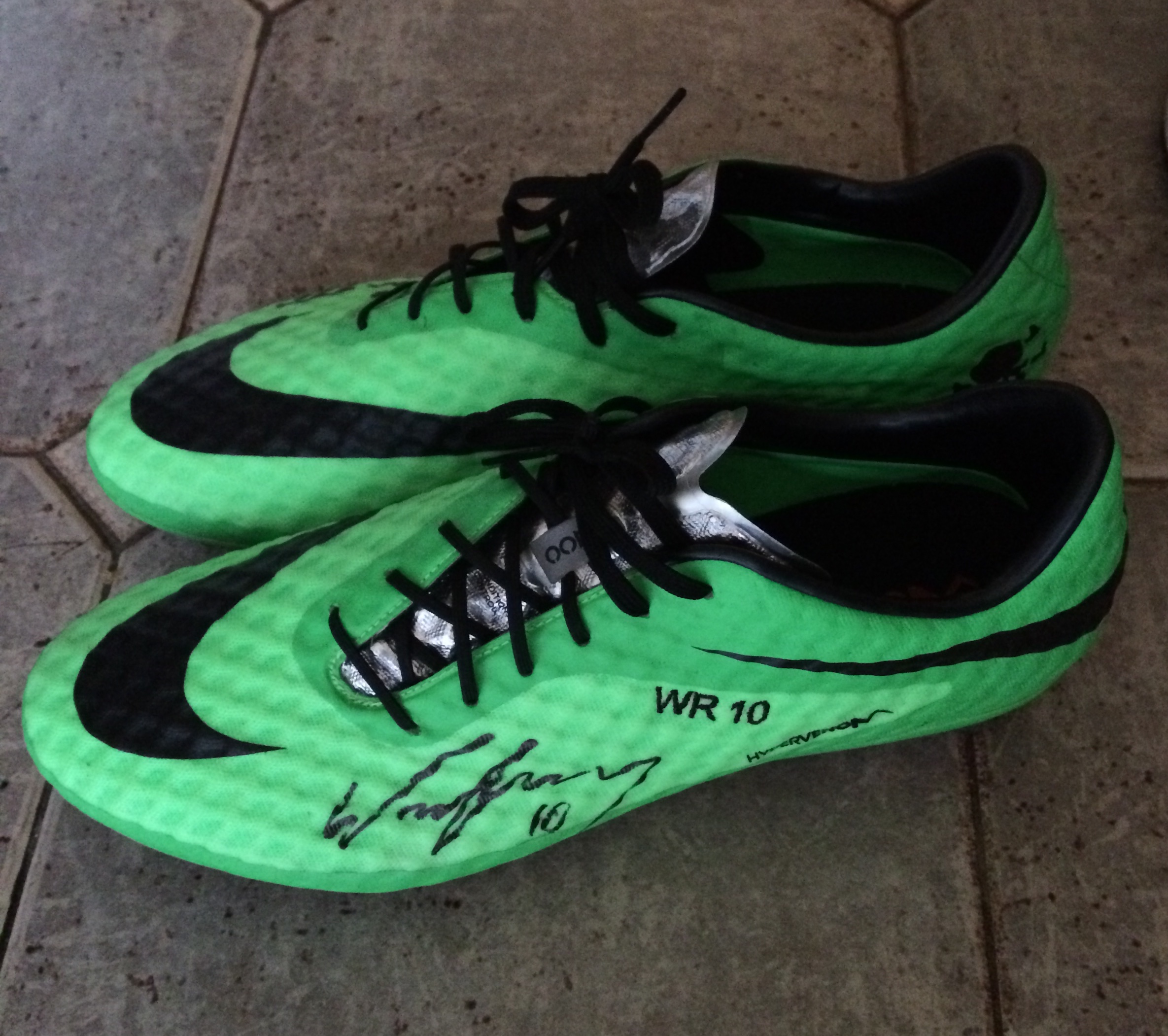 rooney-donates-boots-for-school-raffle-jmu-journalism