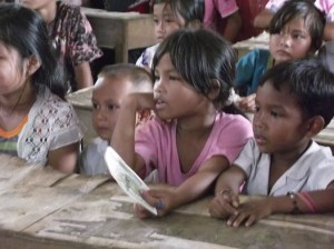 Children at the Romduol Ream River School. Pic © Ann Courtnell