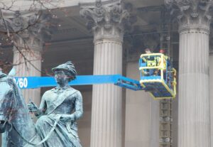 The poppies being prepared at Liverpool's St George's Hall. Pic by Amber Pritchard © JMU Journalism