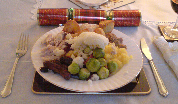 A traditional British Christmas dinner. Pic © Wikimedia commons