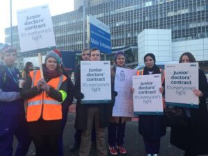 Junior doctors strike outside Royal Liverpool University Hospital. Pic © JMU Journalism 