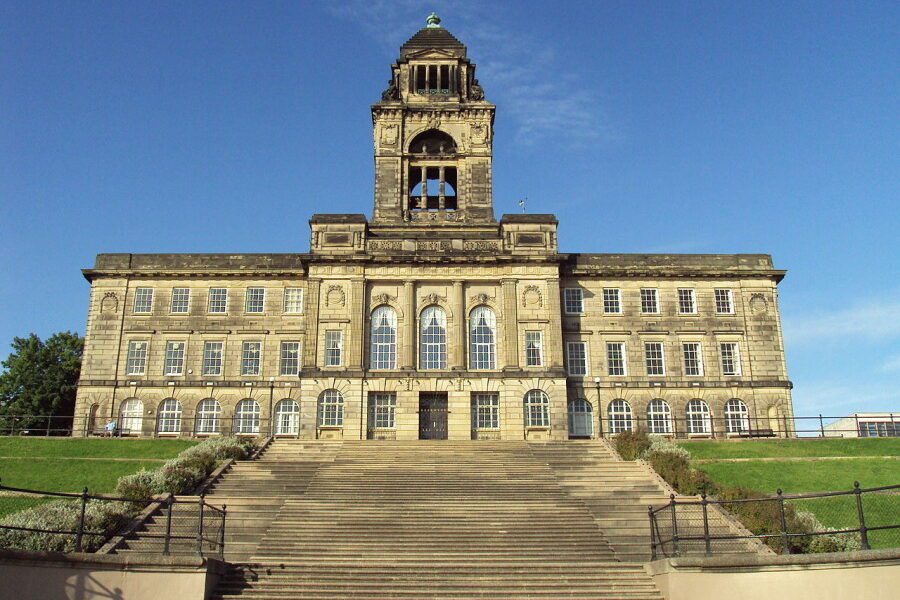 Wirral Borough Council headquarters at Wallasey Town Hall. Pic © Wikimedia Commons