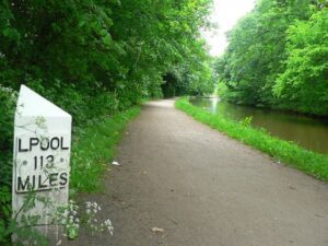 Leeds & Liverpool Canal. Pic © RichTea/ WikimediaCommons