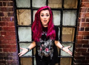 Bronnie Hughes. Pic by © BronnieMusic Facebook