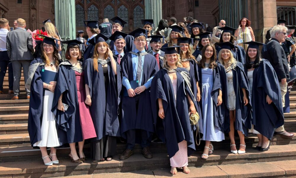 JMU Journalism Class of 2025 on graduation day