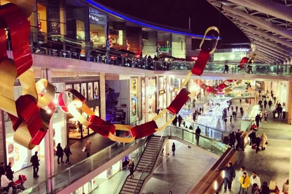 Liverpool ONE in the winter. During Christmas - JMU Journalism