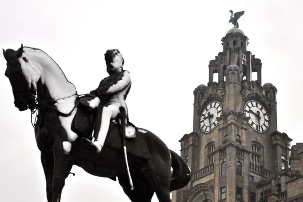 The Liver Building in snow - JMU Journalism